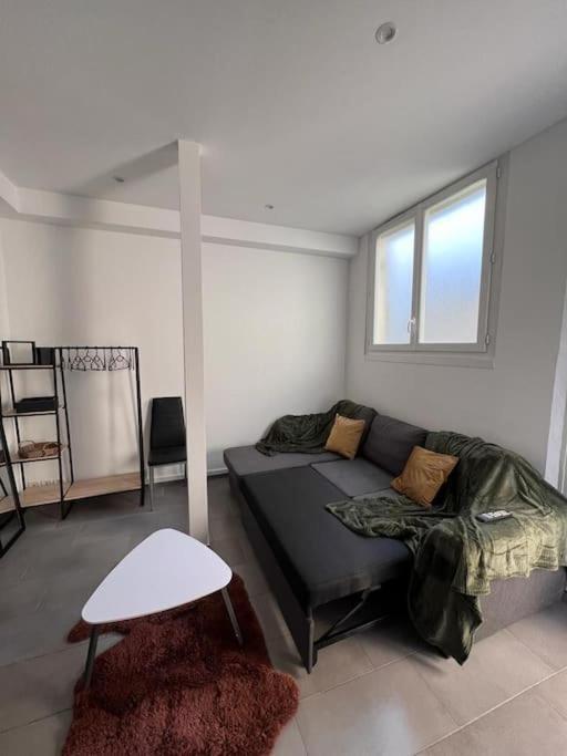 Appartement Idealement Situe Montereau-faut-Yonne Buitenkant foto