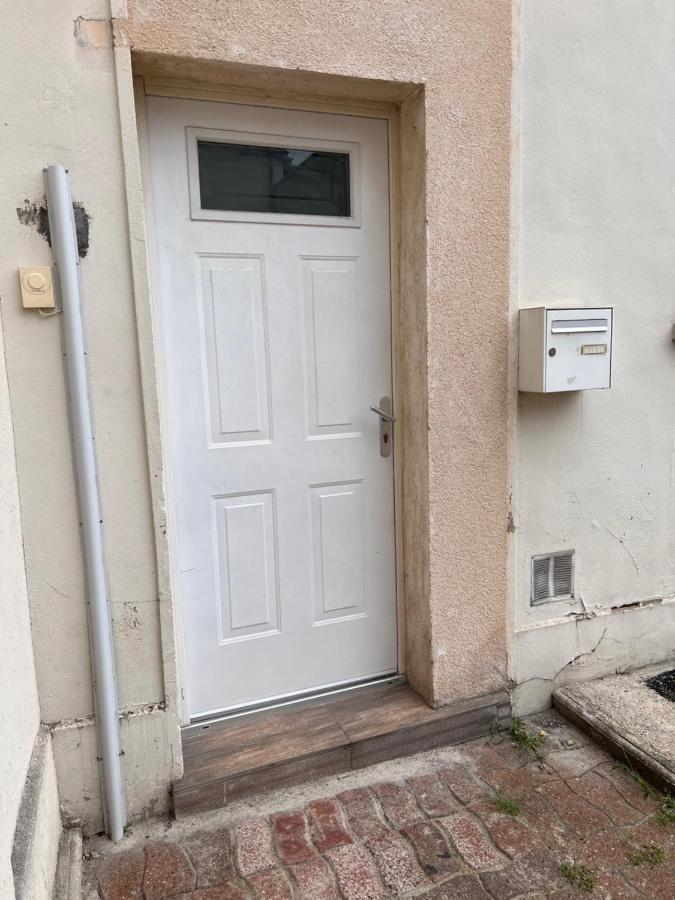 Appartement Idealement Situe Montereau-faut-Yonne Buitenkant foto